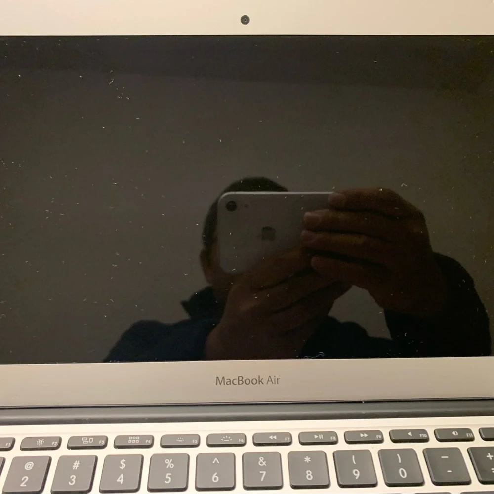 Apple MacBook Air - Sleek Silver Design